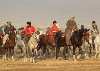 آغاز مسابقات فصل خزانی بزکشی میان ده‌ها چاپ‌انداز در سمنگان