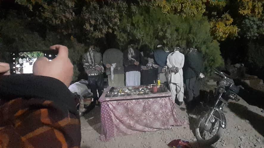 یک گروه هفت‌نفری سارقین در غزنی بازداشت شد