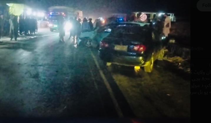 حادثۀ ترافیکی در لغمان جان سه تن را گرفت و ۱۸ زخمی برجا گذاشت