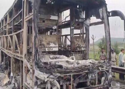 هند کې د یوې ترافیکي پېښې له امله شلو کسانو ژوند له لاسه ورکړی