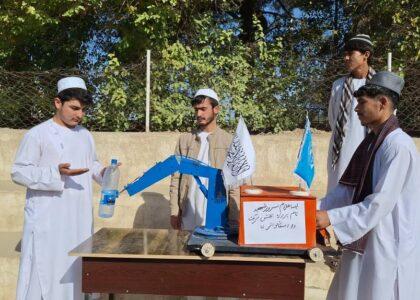 رقابت علمی میان شاگردان مکاتب جوزجان با نمایش ۲۲ پروژۀ ساینسی برگزار شد