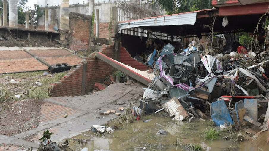 بارنده‌گی‌های شدید در مکسیکو جان دست‌کم ۴۴ تن را گرفت