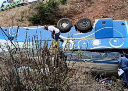 رویداد ترافیکی در افریقای جنوبی دست‌کم ۴۲ کشته و بیش از ۳۰ زخمی برجا گذاشت