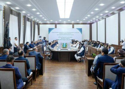 د بلخ والي له اوزبېکستاني چارواکو سره د سوداګریزو او امنیتي مسایلو په اړه خبرې کړې