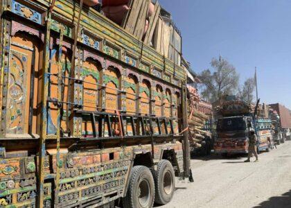 تېره ورځ د سپین‌بولدک له لارې تر درېیو زرو ډېر افغانان هېواد ته راستانه شوي