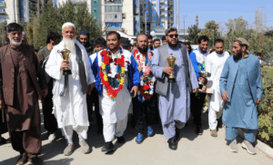 د پهلوانۍ او زورخانه‌يي افغان ورزشکاران له ۲۵ مډالونو سره هېواد ته راستانه شول