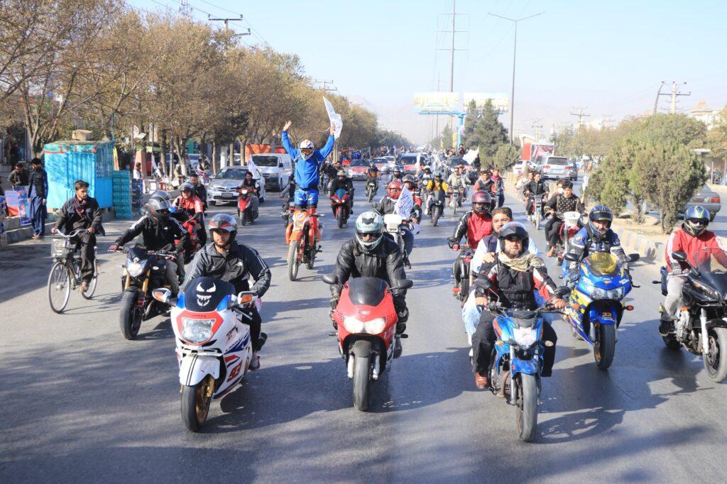 د افغانستان د فوټسال له ۱۷ کلنو کم‌عمره لوبډله د اتلولۍ له ګټلو وروسته هېواد ته راستنه شوه