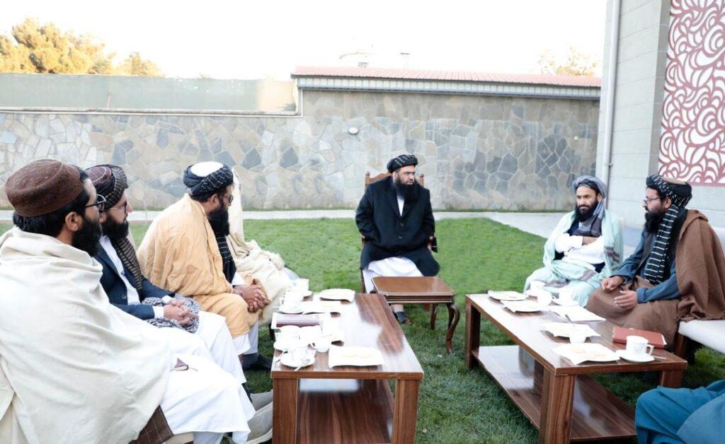 نشست وزارت امور مهاجرین دربارۀ بازپس‌گیری شهرک‌های غصب‌شدۀ مهاجرین