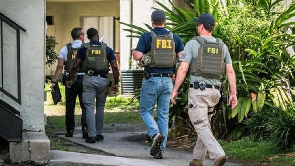 پس از حمله بر سربازان گارد ملی، تلاشی خانه‌ها در واشنگتن و سن‌دیگو آغاز شده‌است