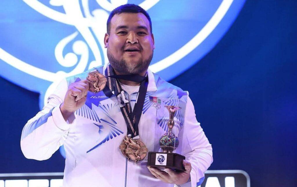 فضل‌کریم ترکمن، وزنه‌بردار افغان برندۀ سه مدال برنز شد