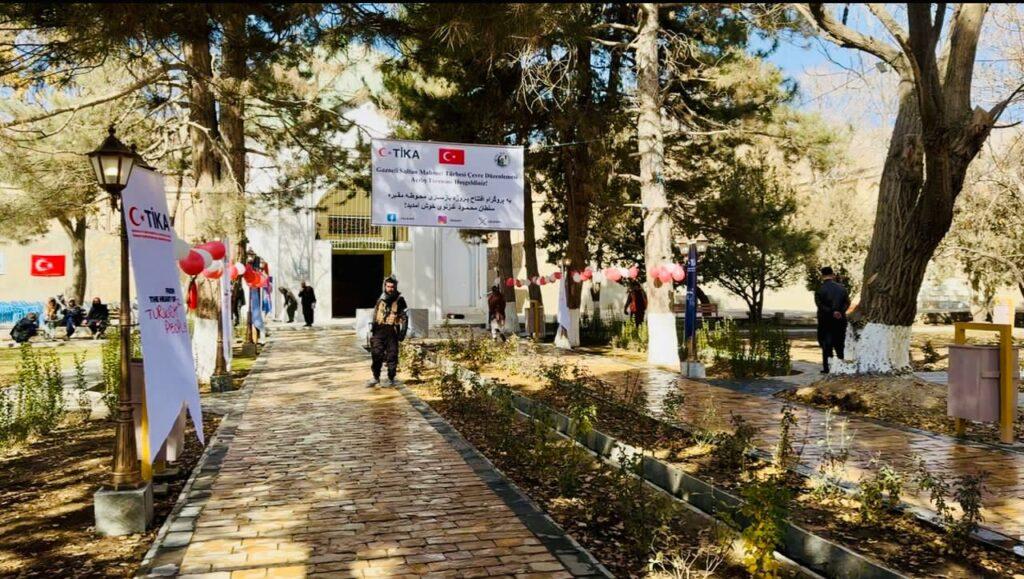 غزني کې د سلطان محمود غزنوي د زیارت پارک د بیارغونې چارې بشپړې شوې