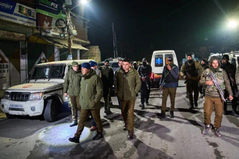 انفجاری در کشمیر تحت کنترول هند ۳۸ تن کشته و زخمی بر جا گذاشت
