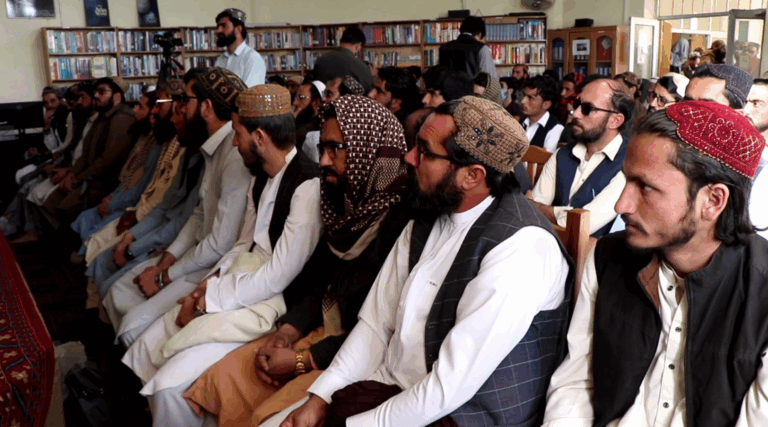 خوست کې یو شمېر ځوانانو له حکومته د سالمو کاري فرصتونو برابرولو غوښتنه وکړه
