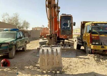 د لوګر بره‌کي‌برک کې د لس کیلومتره سړک د جوړولو چارې پیل شوې