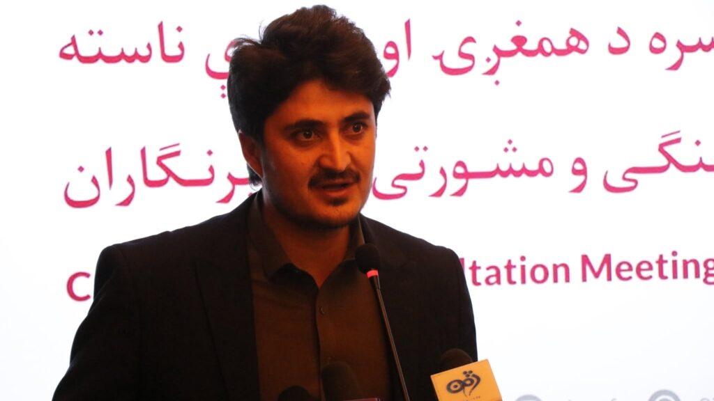  وقار: حکومت باید در زمینه‌های اقتصادی و دسترسی به اطلاعات با رسانه‌ها همکاری کند