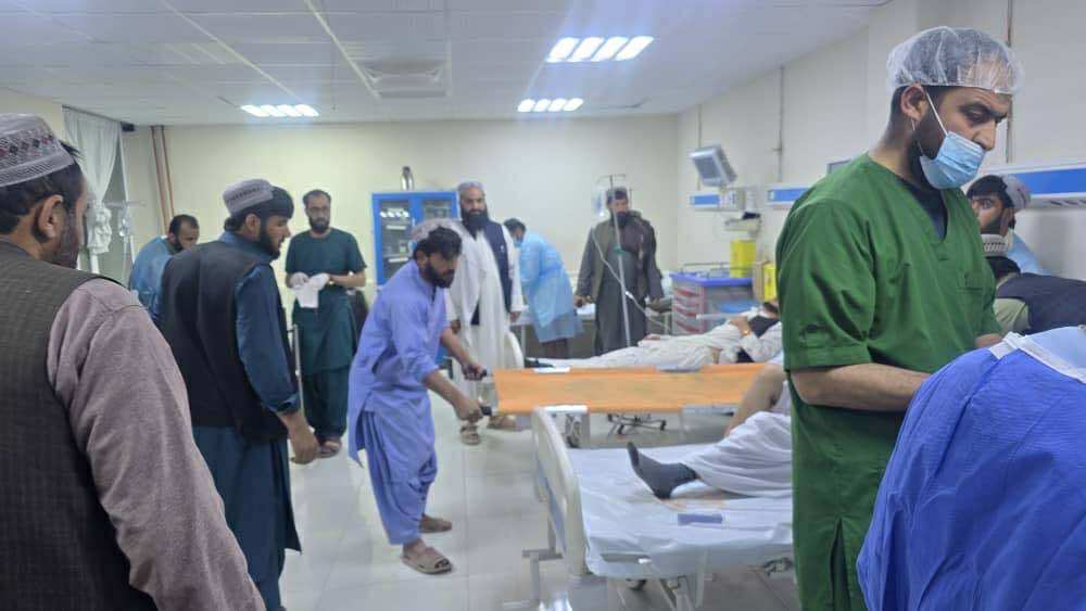 زابل کې په یوه ترافیکي پېښه کې پنځو کسانو ته مرګ‌ژوبله اوښتې ده