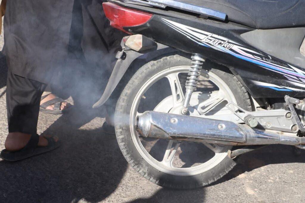 روند توقف وسایط نقلیۀ دودزا در شهر هرات آغاز شد