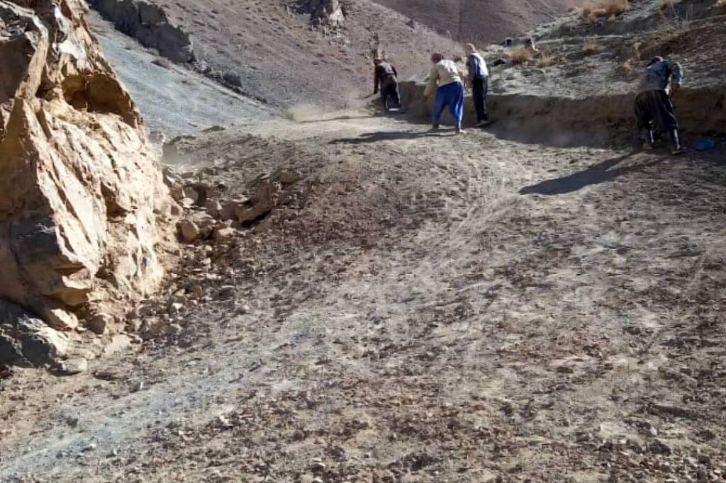 کار ساخت ۱۷ کیلومتر سرک روستایی در دولینۀ غور آغاز شد