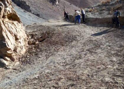 کار ساخت ۱۷ کیلومتر سرک روستایی در دولینۀ غور آغاز شد