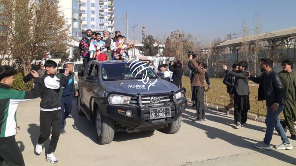 د موی‌تای او تکواندو افغان ورزشکاران د سرو او سپینو زرو له مډالونو سره هېواد ته راستانه شول