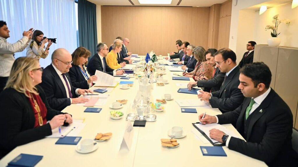 اتحادیۀ اروپا: هرگونه بازگشت افغان‌ها از پاکستان به کشورشان باید امن و محترمانه باشد