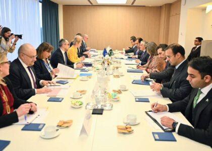 اتحادیۀ اروپا: هرگونه بازگشت افغان‌ها از پاکستان به کشورشان باید امن و محترمانه باشد