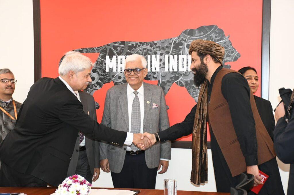 هند از افغانستان برای شرکت در نمایشگاه «بهارت تکس» دعوت کرد