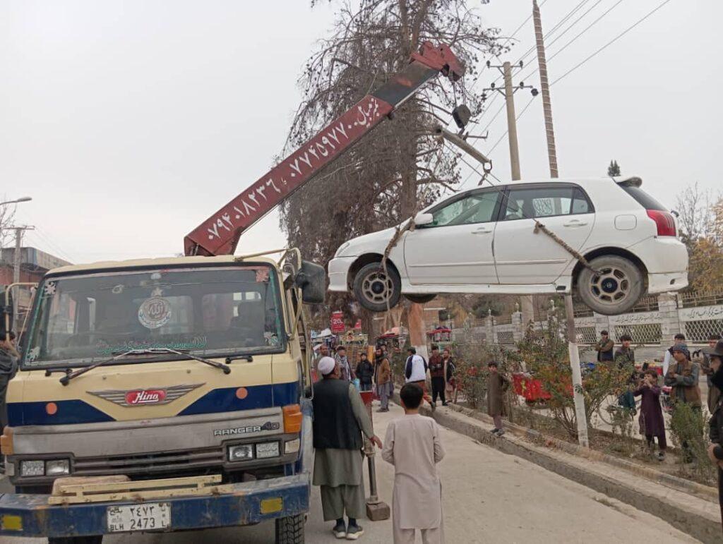 قوماندانی امنیۀ فاریاب: وسایط نقلیۀ پارک‌شده در کنار جاده‌ها در شهر میمنه جمع‌آوری می‌شود