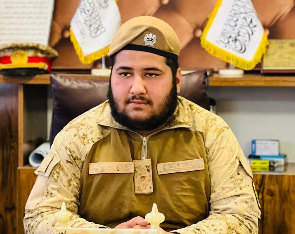 افغان سرحدي پولیسو له ایران سره په پوله واورو کې بند پاتې مسافر ژغورلي