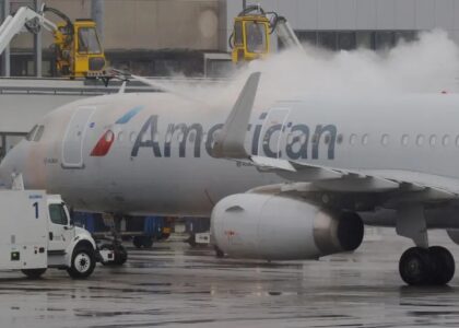 امریکا کې د ژمني توپان له امله څه باندې ۱۵۰۰ الوتنې لغوه شوې دي