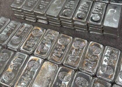 قیمت نقره در کمتر از یک سال حدود دو برابر شده‌است