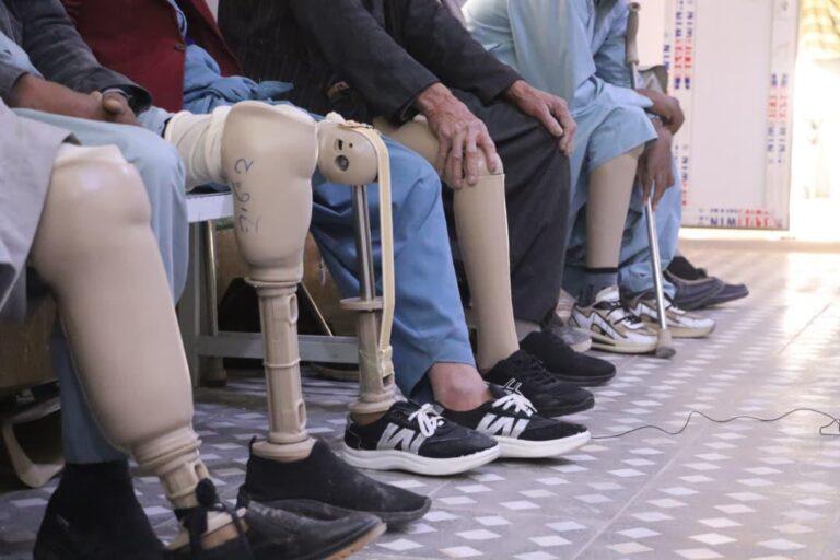مرکز ارتوپیدی صلیب سرخ در هرات: در شش ماه به بیش از سه هزار معلول خدمات ارایه کردیم