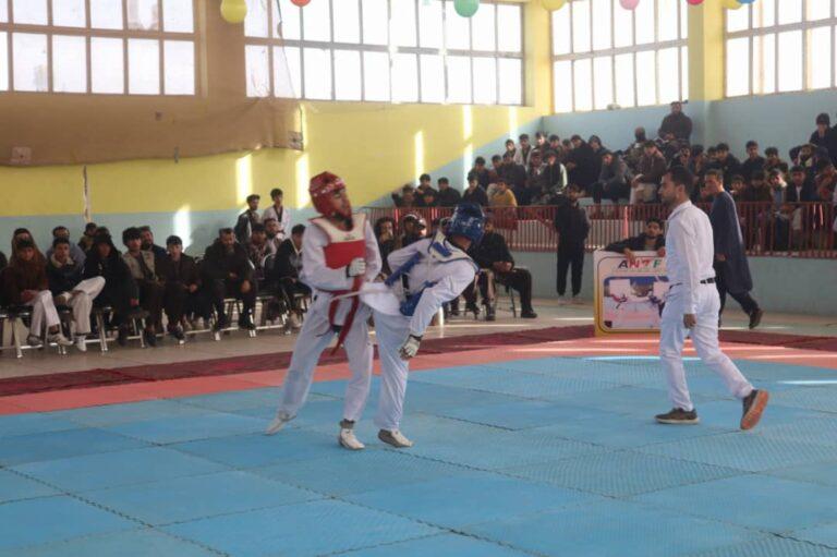 پروان کې د نهو ولایتونو د سلو لوبغاړو په ګډون د تکواندو سیالۍ پیل شوې