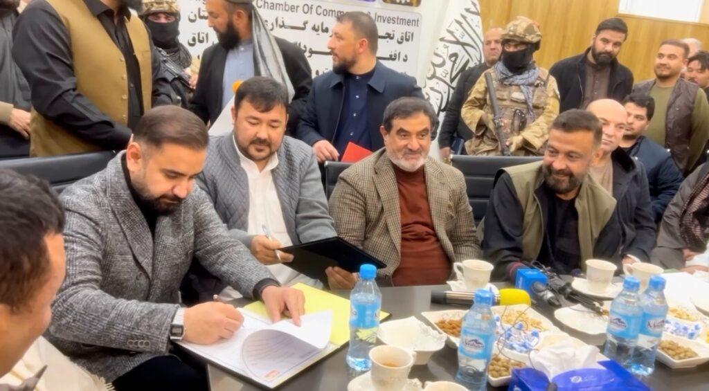 سرمایه‌گذاران ایران و افغانستان با سرمایه‌گذاری پنج میلیون دالر کارخانۀ تولید پلاستیک در بلخ ایجاد می‌کنند