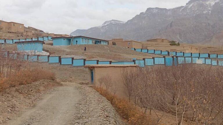 دایکنډي کې د څه باندې ۶۰ میلیون افغانیو په لګښت شپږو ښوونځيو ته ودانۍ جوړې شوې
