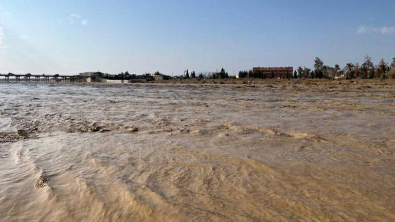 ده‌ها فرد گیرمانده در سیلاب‌ها‌ در فراه نجات یافتند