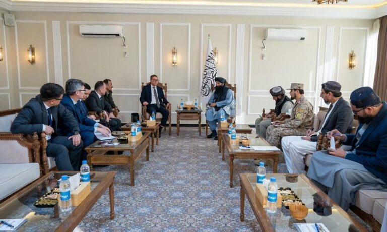 حقاني: افغانستان د ثبات او پرمختګ پر لور روان دی