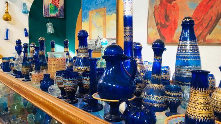 له هراته په لومړي ځل اروپا او امریکا ته تزئیني ښیښه‌يي لوښي صادر شول