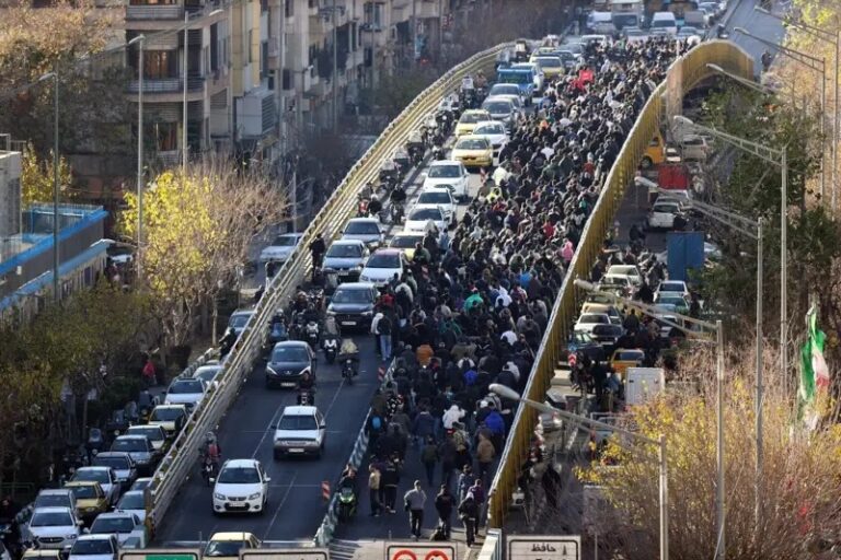 اعتراض‌ها در تهران؛ پزشکیان: خواست‌های مشروع معترضان شنیده می‌شود