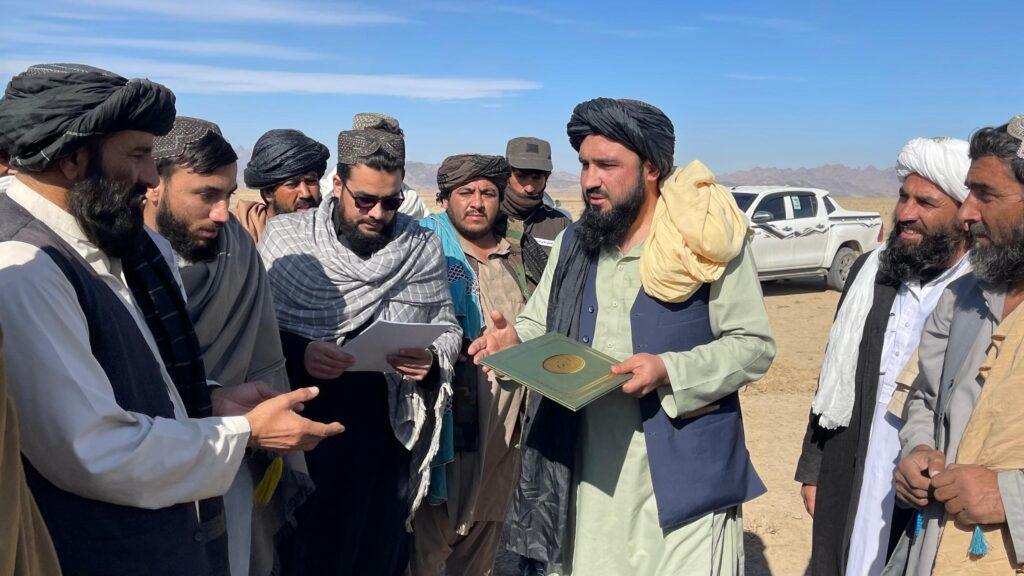 د کندهار په ژېړۍ کې راستنو شوو کډوالو ته د ځمکو د وېش لړۍ پيل شوه