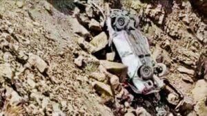 اروزګان کې ترافیکي پېښه؛ د یوې کورنۍ ۱۱ غړو ته مرګ‌ژوبله اوښتې