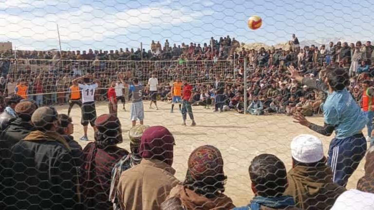 لوګر کې د یو شمېر ولایتونو لوبډلو ترمنځ د «خزاني جام» په نوم د والیبال سیالۍ پیل شوې