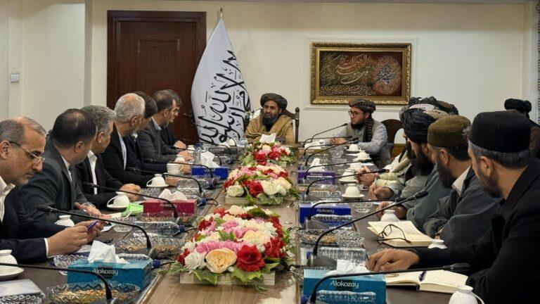 ملا عبدالغني برادر د ایران د رېل‌پتلۍ د رییس په مشرۍ پلاوي سره وکتل