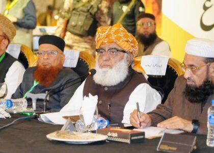 علمای پاکستان خواستار حل تنش‌ها با افغانستان از طریق گفت‌وگو شدند