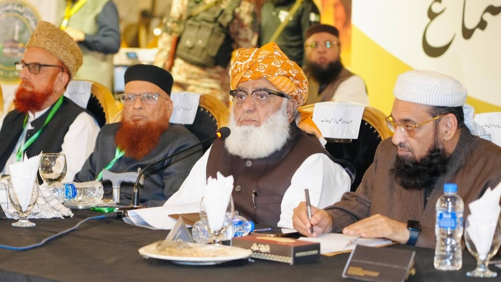 Pakistani clerics call for resolving tensions with Afghanistan through dialogue