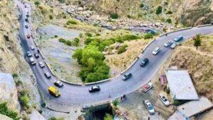 «درونټه کې د غرښویېدنې خطر دی، مسافر دې د قرغیو ولسوالۍ د چارباغ لاره وکاروي»