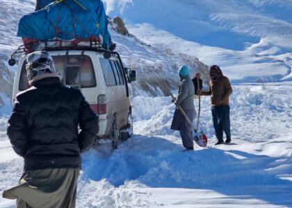 Snowfall clogs Ghor–Kabul road, disconnects six districts