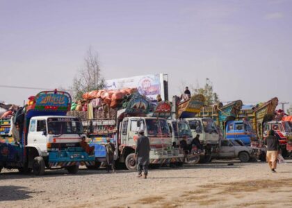 روز گذشته بیش از ۳۵۰۰ مهاجر افغان از ایران و پاکستان به کشور بازگشته‌اند
