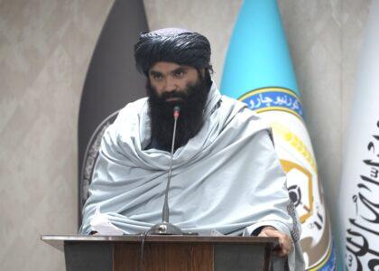 وزیر امور داخله بر برخورد نرم و مهربانانۀ نیروهای امنیتی با مردم تأکید کرد