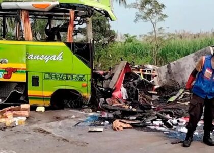 15 killed as passenger bus overturns in Indonesia